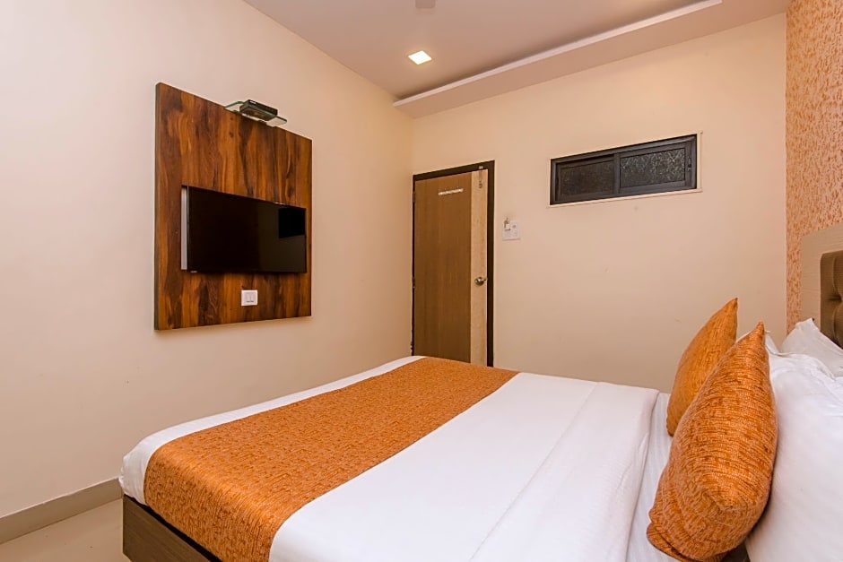 Super Hotel O Golden Nest Near Chhatrapati Shivaji International Airport