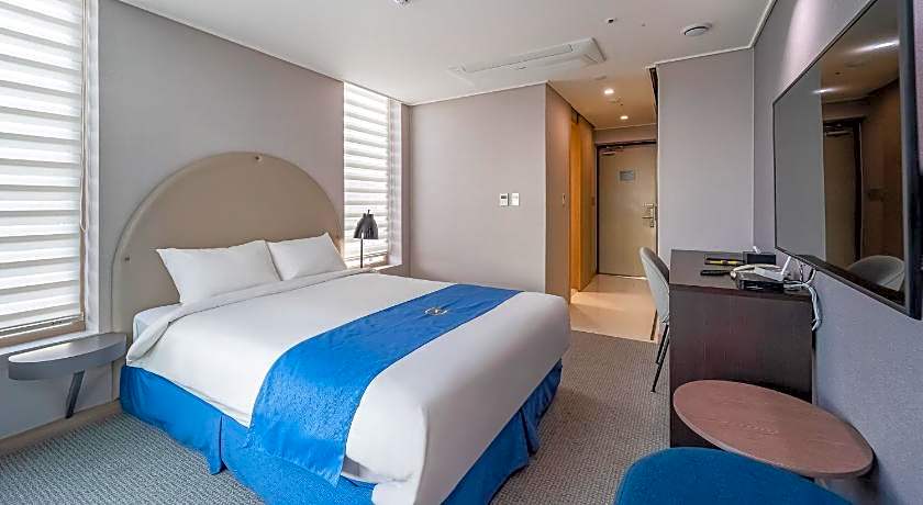 GOLDEN TULIP ESSENTIAL NAMGANG