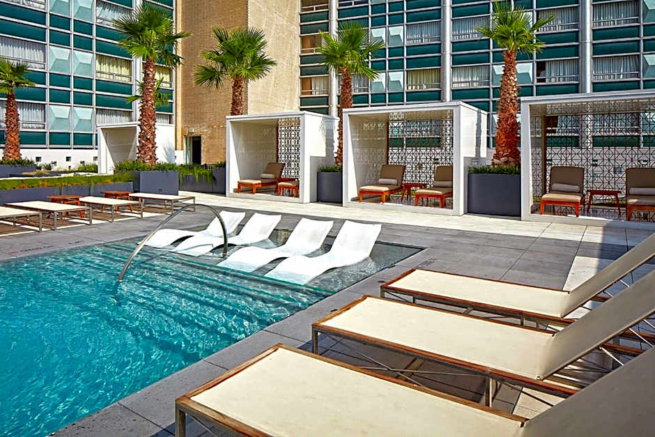 The Statler Dallas, Curio Collection By Hilton