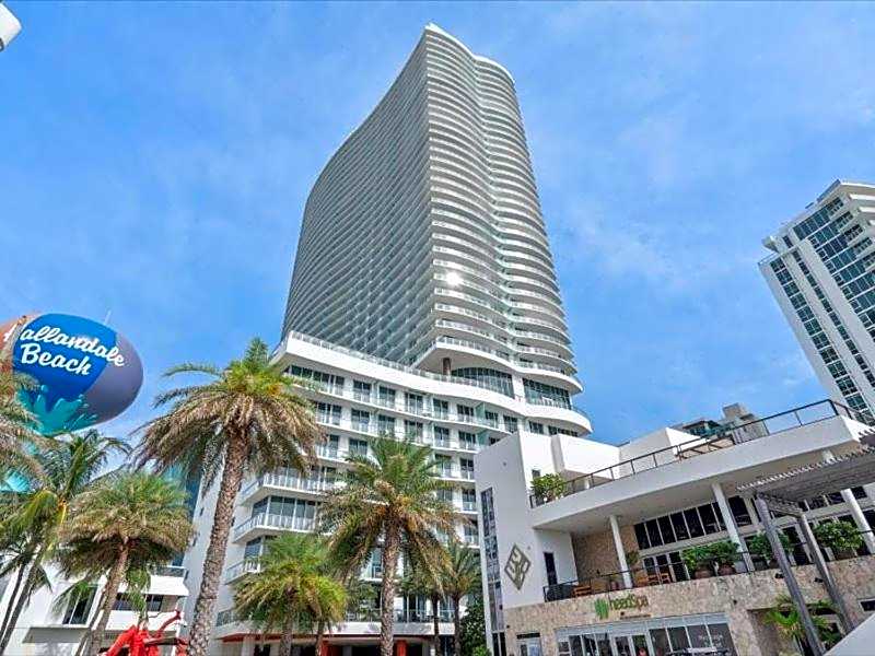 Beachside Contemporary Residence in Lyfe