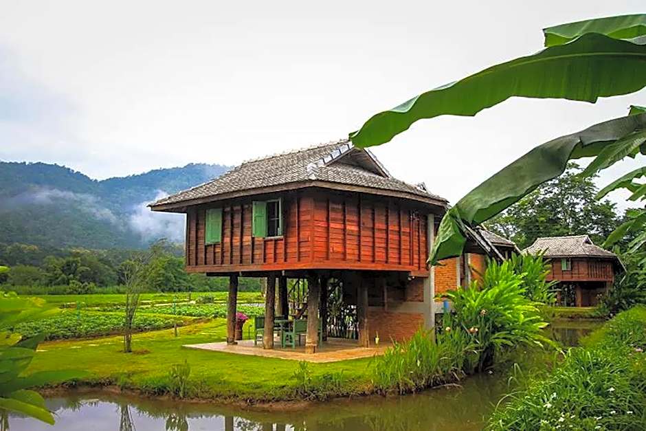 Lhongkhao Samoeng by Chi Villa