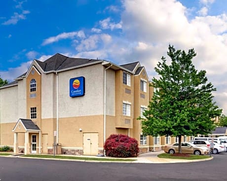 Comfort Inn & Suites Airport Dulles-Gateway