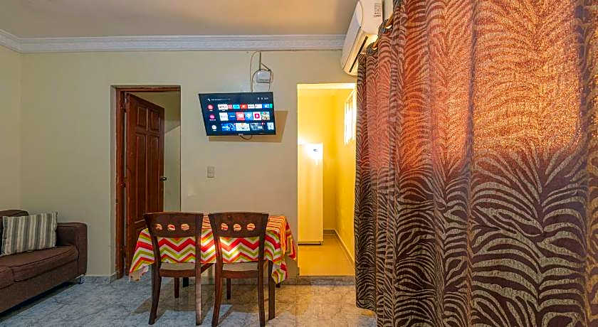 Tropical Island Apartahotel