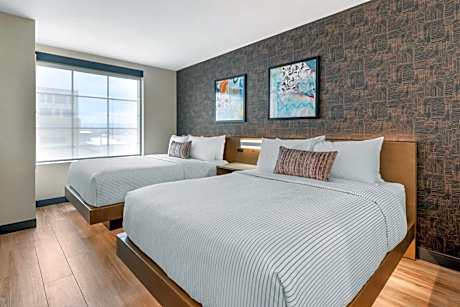 Queen Room with Two Queen Beds - Hearing Accessible/Non Smoking