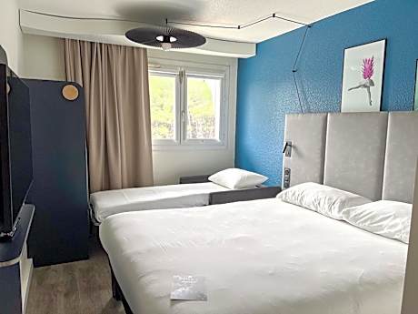 Double Room (2 Adults + 1 Child)