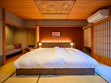 Twin Room with Private Bathroom