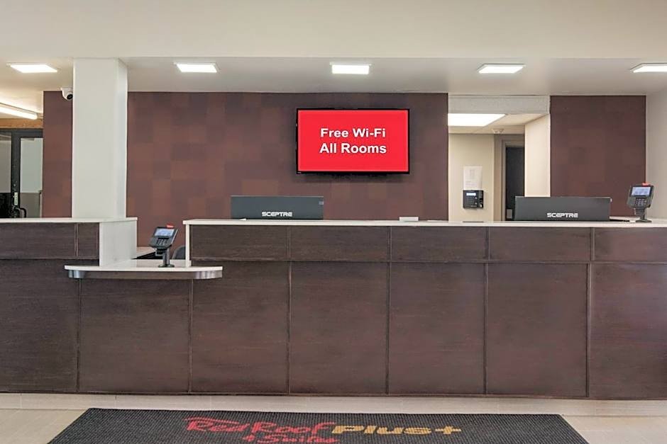 Red Roof Inn PLUS & Suites Erie