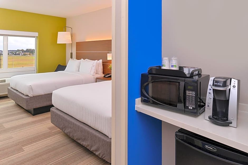 Holiday Inn Express & Suites - St. Petersburg - Madeira Beach, an IHG Hotel