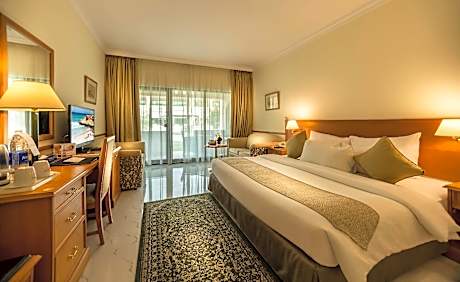 Standard Room - 1 King Bed 1 Sofa Bed 31SQM Free WiFi