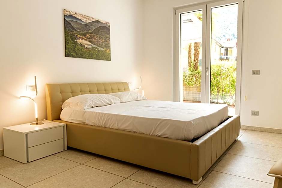 Yachting Residence - Private Dock, Lake Access & SPA