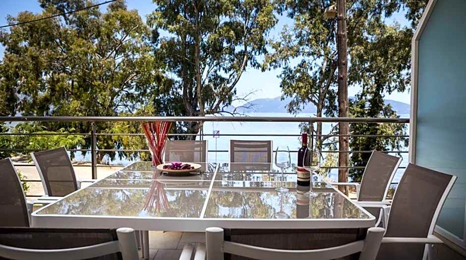 Meliti Waterfront Suites