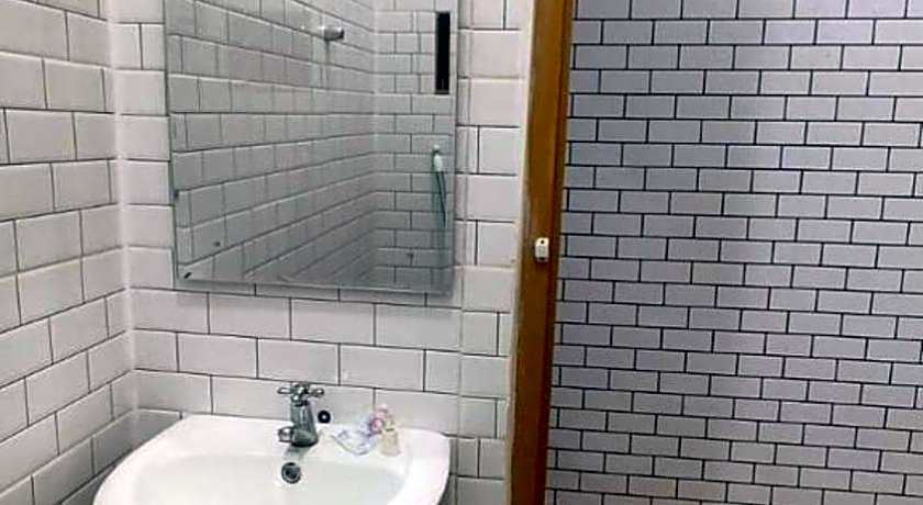 OYO Life 93158 Kost Asaka