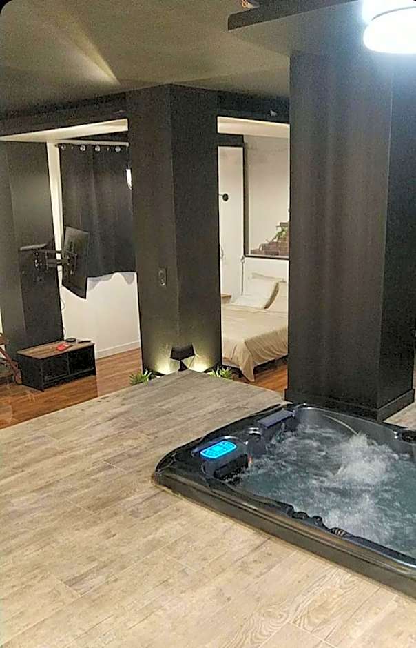 La suite Grenoble spa jacuzzi et sauna privatif