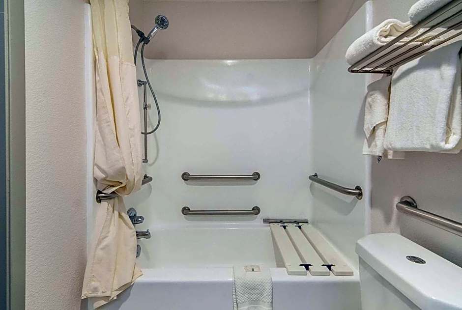 Quality Inn & Suites Waco North