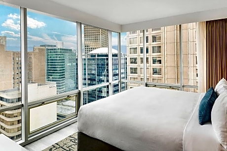 Deluxe Corner View, Suite, 1 King, Sofa bed, City view
