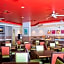 Comfort Suites Maingate East