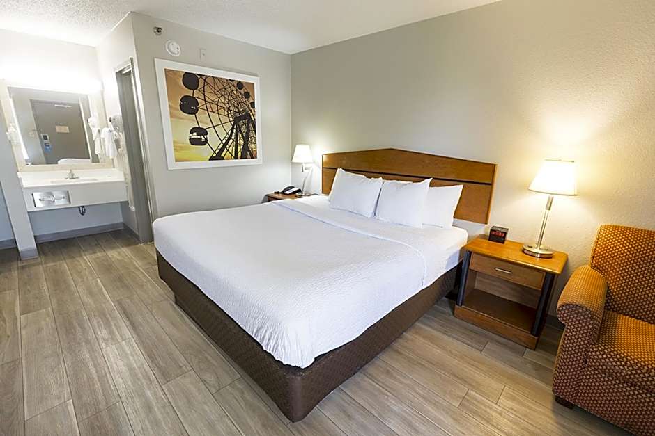 Days Inn by Wyndham Florence Cincinnati Area