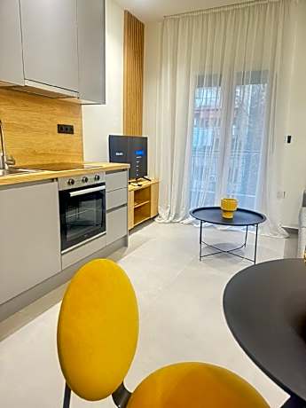 Luna -Your Urban Stay