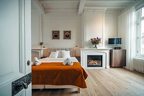 Deluxe Riverfront Room