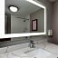 La Quinta Inn & Suites by Wyndham Knoxville Central Papermill