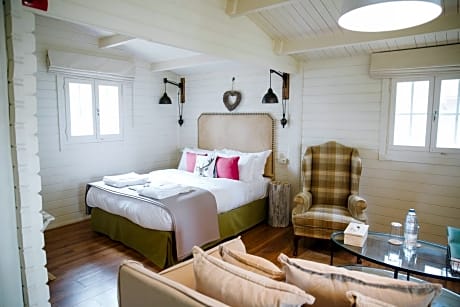 One-Bedroom Chalet ( Lodge Suite )