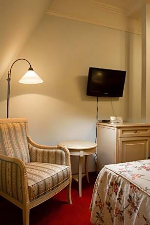 Economy Double or Twin Room with Wellness and Swimming Pool Access