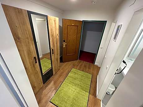 Apartment with Mountain View