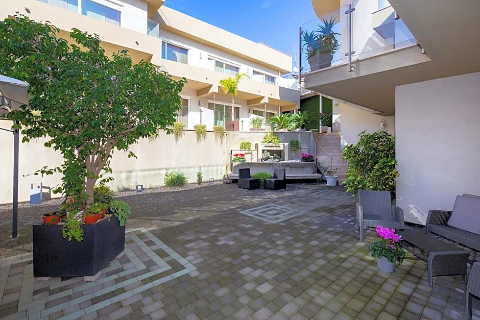 Zeus Residence Hotel