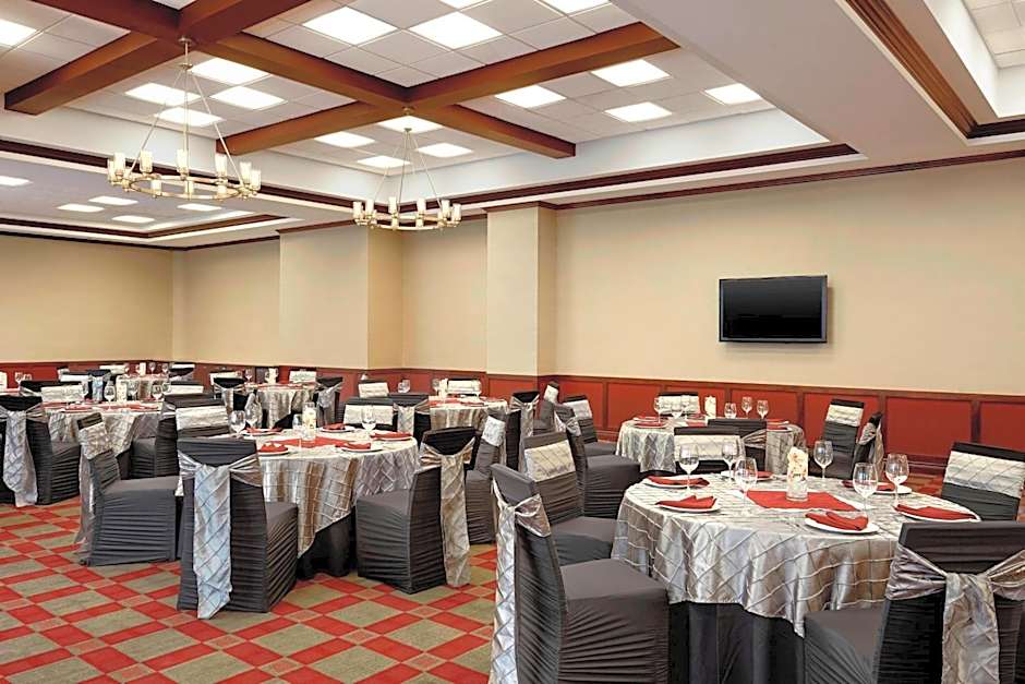 Four Points By Sheraton Calgary Airport