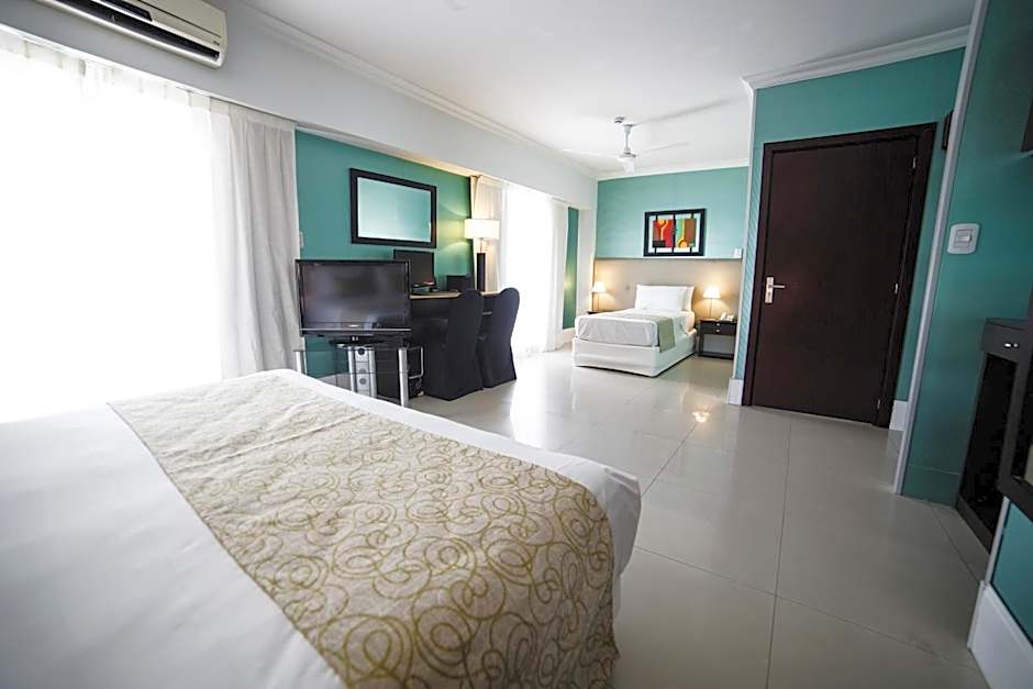 Ker Urquiza Hotel & Suites