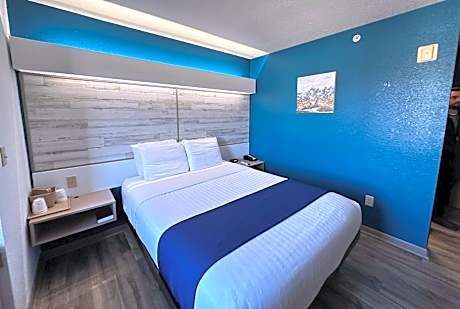 Queen Room - Disability Access/Non-Smoking