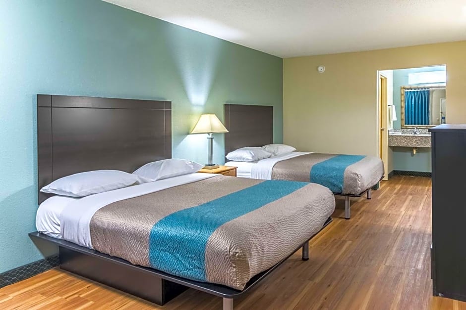 Motel 6-Kenly, NC