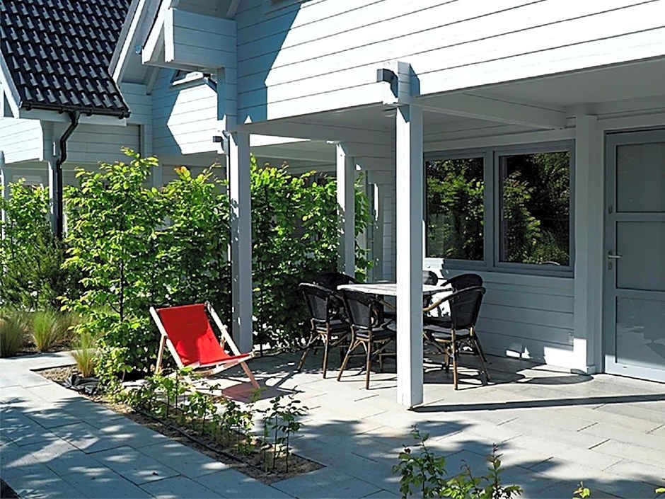 Biale Domki Paula Rewal - Domki z klimatyzacja, w obiekcie Jacuzzi i darmowe Wifi!