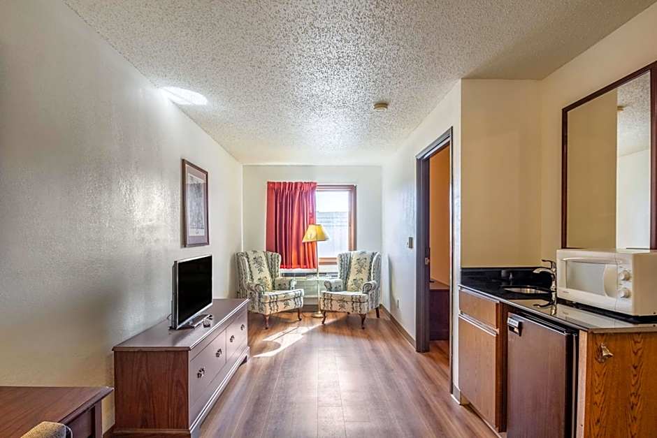 Motel 6-Saukville, WI