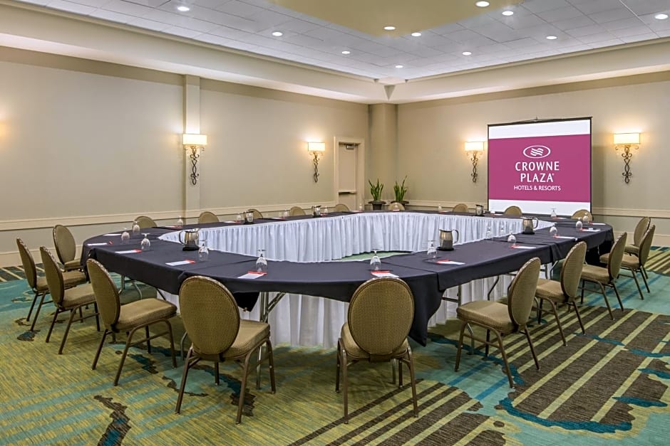 Crowne Plaza Charleston, an IHG Hotel