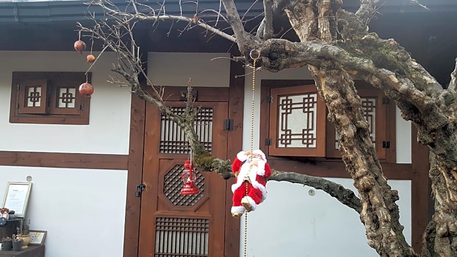In-Yeon Hanok Guesthouse