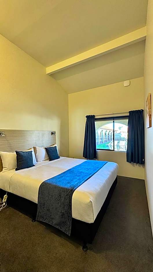 Captains Quarters Motor Inn