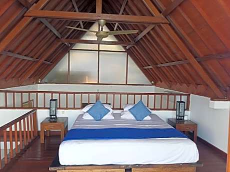 Ocean Front Duplex Villa with Kitchen