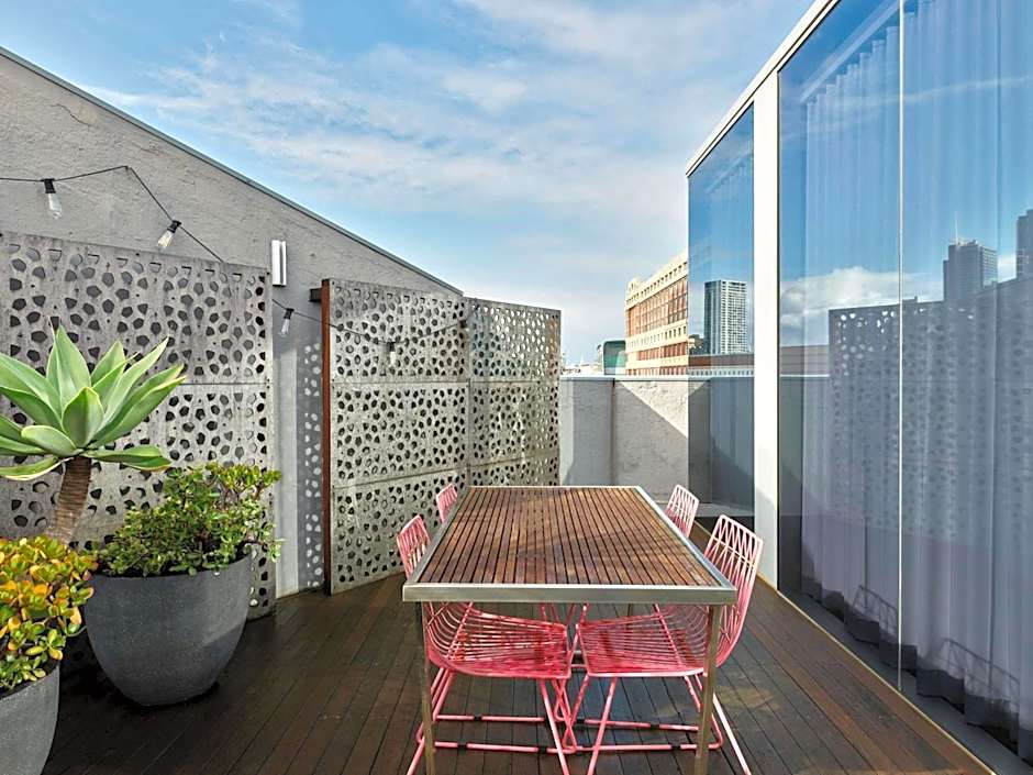 Hotel Woolstore 1888, Sydney - Handwritten Collection