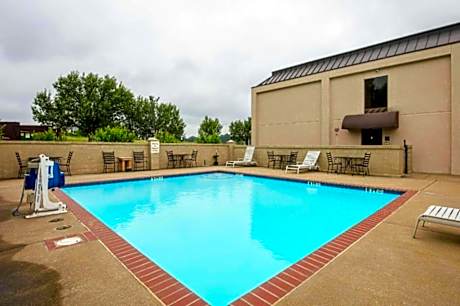 Quality Inn Holly Springs South