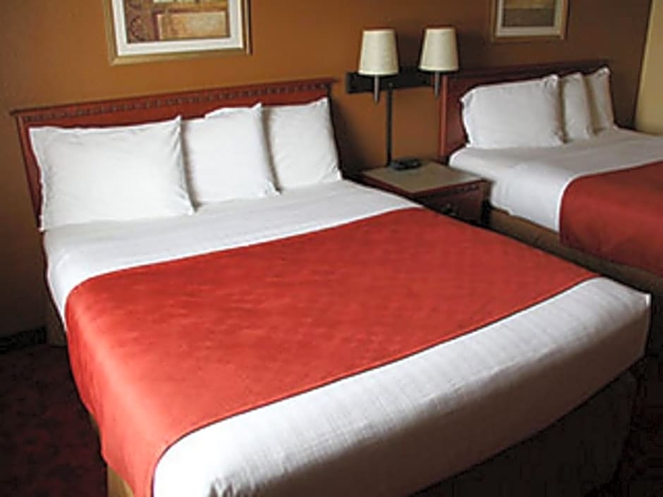 AmericInn by Wyndham West Bend