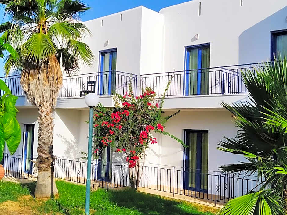 Royal Club Hotel - Aqua Poolside Bliss