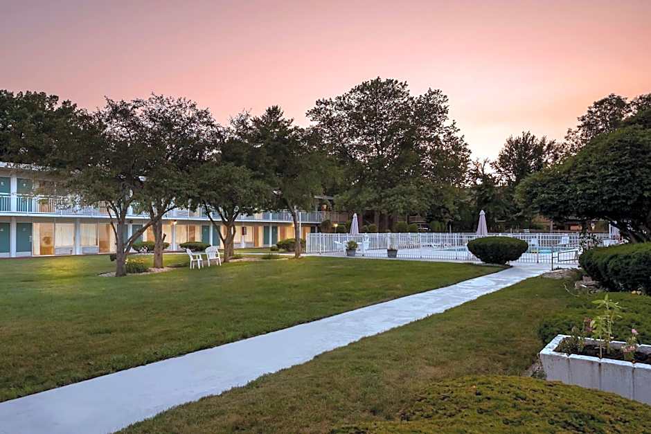 Howard Johnson by Wyndham Albany