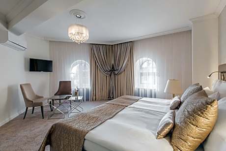 Superior Suite