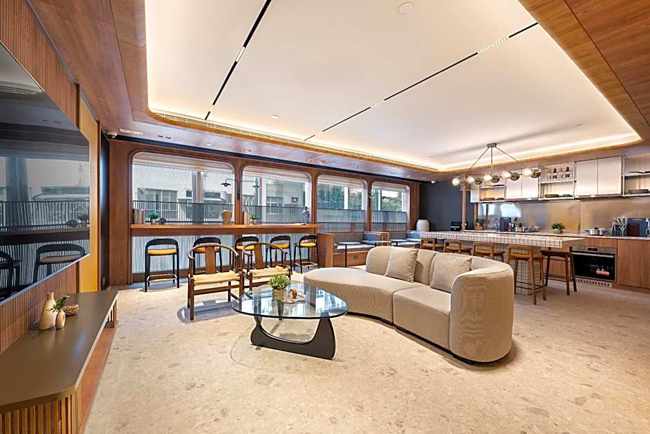 Dash Living on Queen's