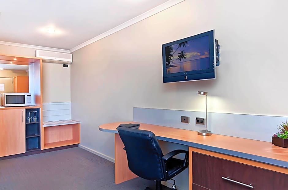 Comfort Inn On Raglan