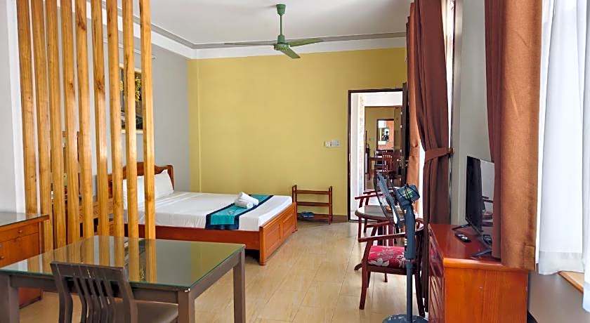 Sunny C Hotel