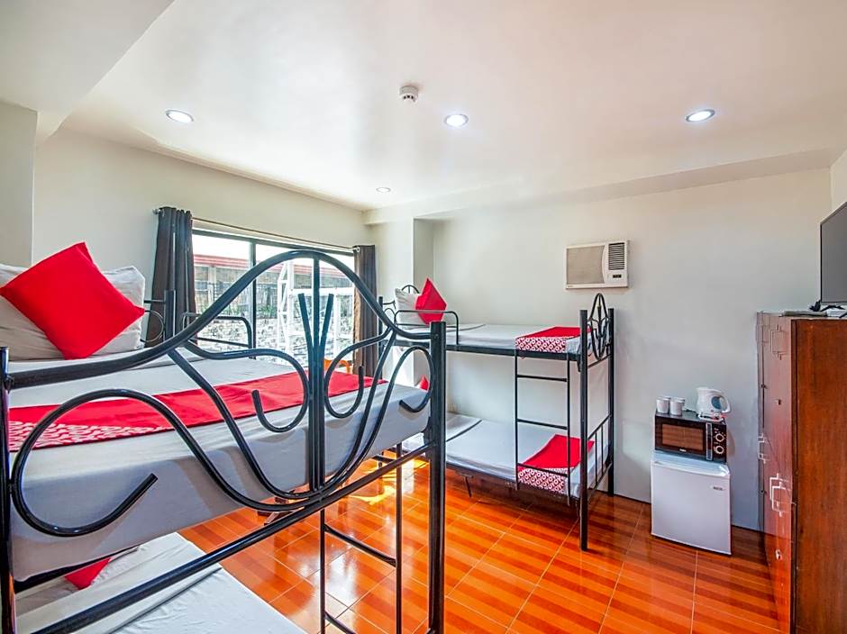 OYO 443 Maria Cristina Arcade Suites