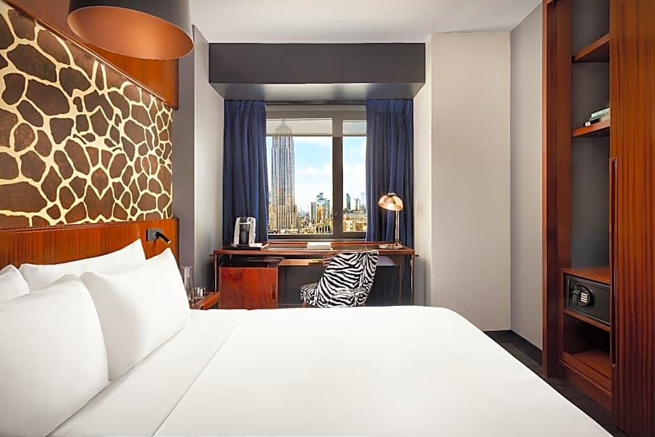Photo 1 of 9 of 1 King Bed, Empire State Building View