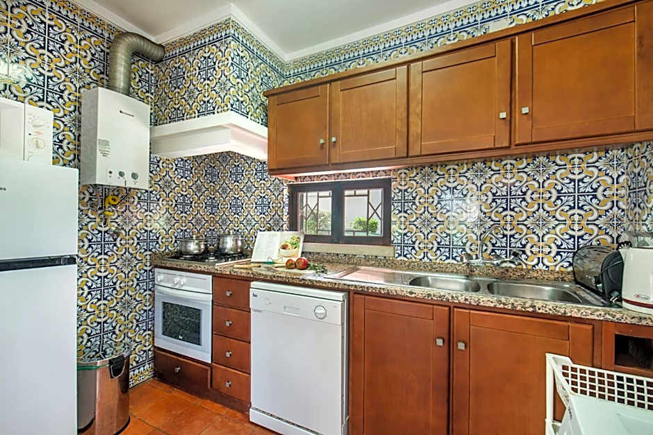 Perfect Retreat Overlooking Pinhal Golf Course, Private pool, Off-street parking